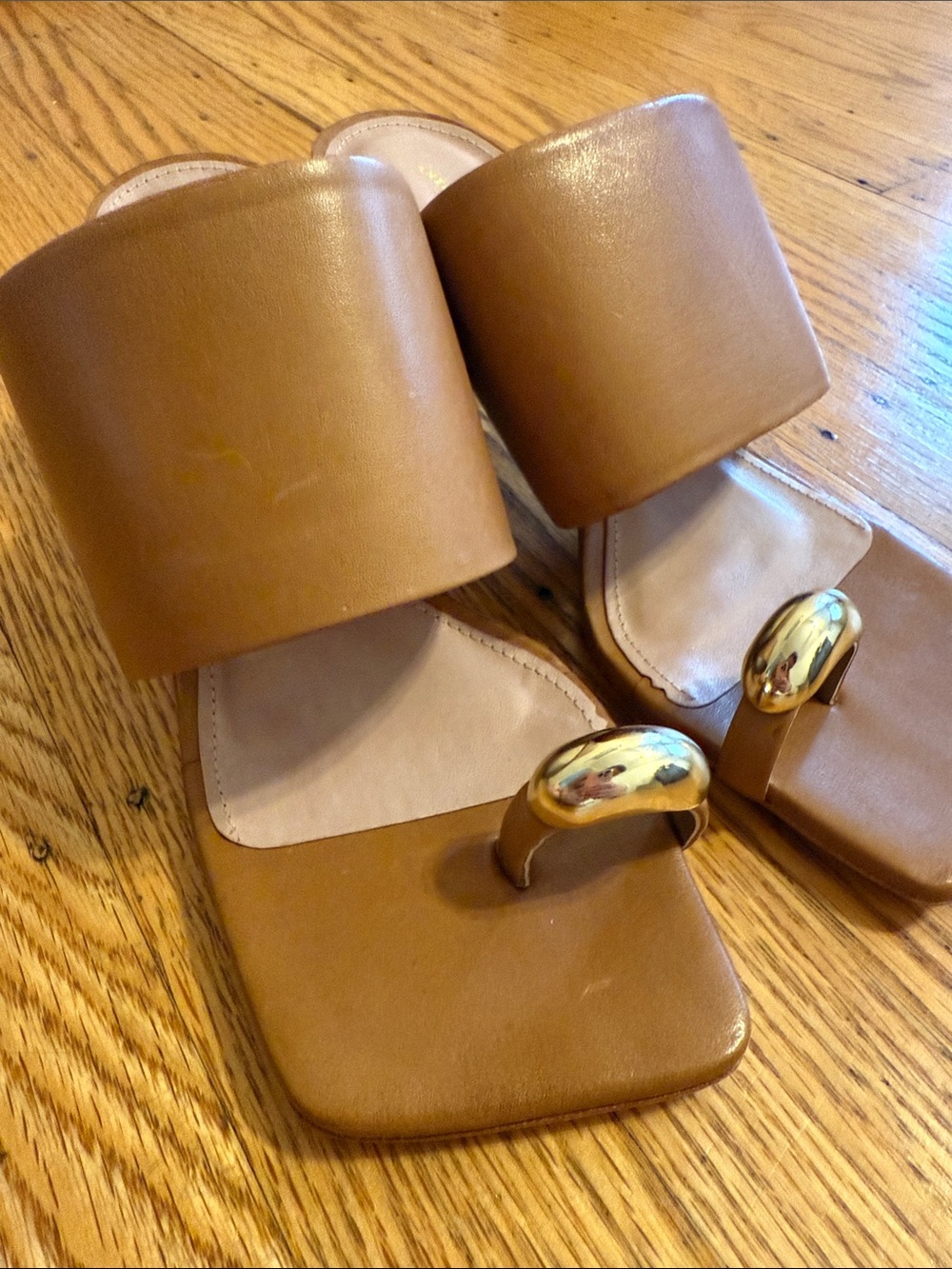 NWOB Anthropologie Tan Leather Block Heel Toe-Ring Slides with Gold Accents - Picture 9 of 10